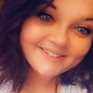 Meet your Posher, Adrienne